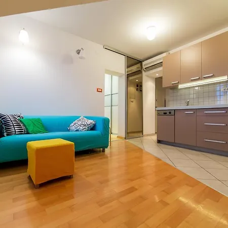 Miss. Monroe Apartment Split