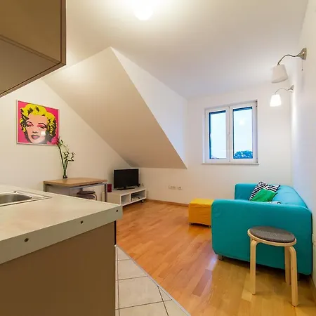 Apartment Miss. Monroe Split